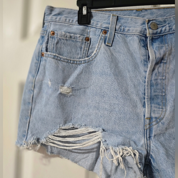 Levi's 501 Cut-Off Denim Shorts, Light Destructed Wash, Button Fly, Sz 33, EUC! - Picture 3 of 13